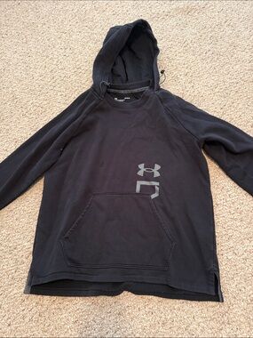 Under Armour Black Pullover Hoodie with Vertical Logo